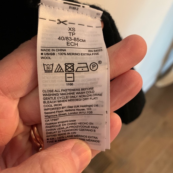 Banana Republic Merino Wool Cardigan - Picture 3 of 4